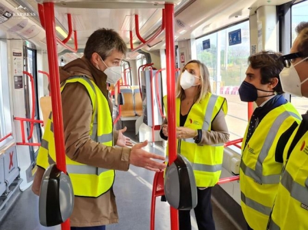 Marifran Carazo en el tranvía de Zaragoza (JUNTA)