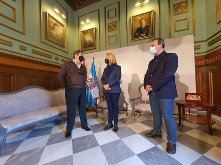 Imagen de la recepción del poeta (AYTO. MOTRIL)