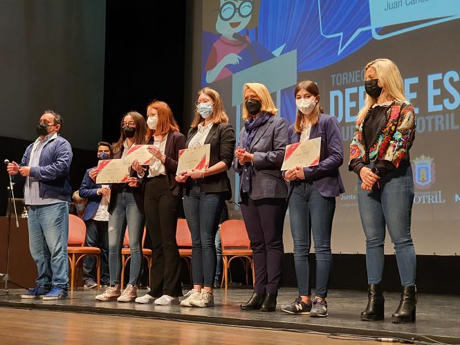 Galardonados en el torneo de debate escolar (AYTO. MOTRIL)
