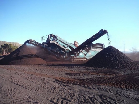 Trabajo con maquinaria en las minas de hierro de Alquife, en imagen de archivo (MINAS DE ALQUIFE S.L.U.)