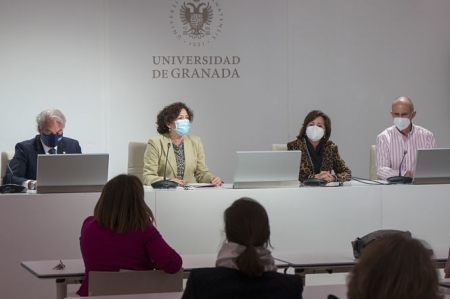 La rectora de la UGR, Pilar Aranda ha presentado el acto benéfico (UGR) La rectora de la UGR, Pilar Aranda ha presentado el acto benéfico (UGR)