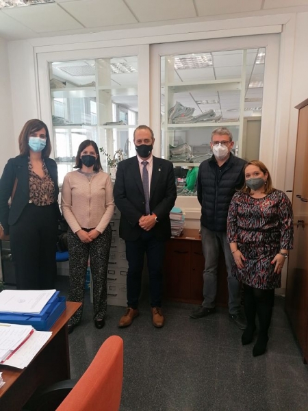 El delegado territorial de Regeneración, Justicia y Administración Local, Enrique Barchino, visita la sede judicial de Baza (JUNTA DE ANDALUCÍA)