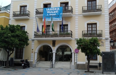 Fachada del Ayuntamiento de Almuñécar (AYTO. ALMUÑÉCAR)