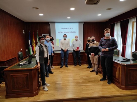 reunión de trabajo para la redacción de la Agenda Urbana Local celebrada en el Ayuntamiento de Monachil (AYTO. MONACHIL)