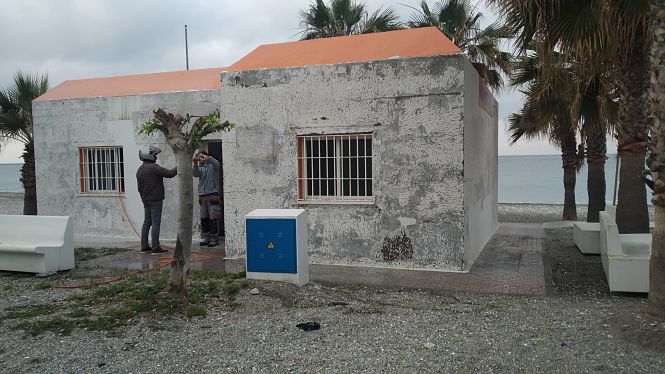 Puesto de socorro en la Playa de La Herradura (AYTO. ALMUÑÉCAR)