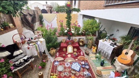 Una de las cruces del año pasado (SYYO. VEGAS DEL GENIL)