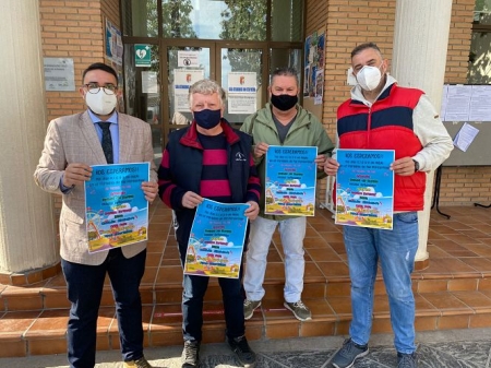 El alcalde de Vegas y el concejal de Fiestas, con los representantes de la Asociación de Feriantes de Granada (AYTO. VEGAS DEL GENIL) 