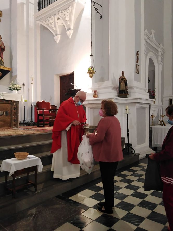 Bendición de las roscas en Montefrío (AYTO. MONTEFRIO)