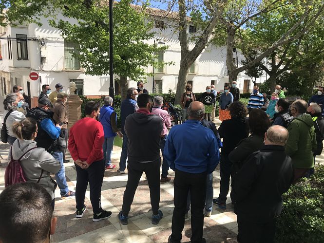 Reunión informativa en Caniles donde también asistieron los cazadores afectados (ALJISUR)