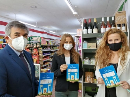 La delegada territorial de Empleo, Virginia Fernández ha visitado Caniles (JUNTA)