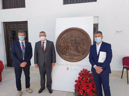 El alcalde de Guadix recibe institucionalmente al nuncio del papa en España (AYUNTAMIENTO DE GUADIX) 