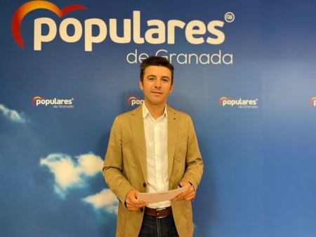 Jorge Saavedra, secretario general del PP de Granada tras su comparecencia hoy en la sede provincial (PP)