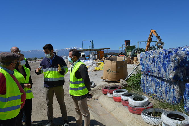 Imagen de la visita a la planta de abonos (JUNTA)