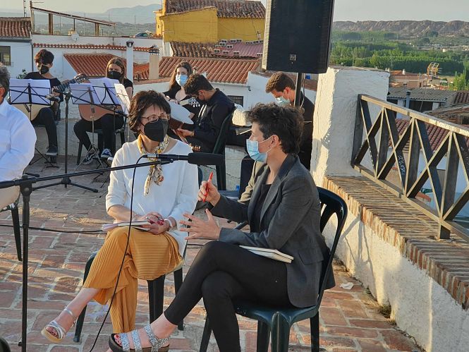 Imagen de la velada literaria (AYTO. GUADIX)