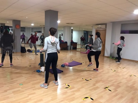 Una de las clases deportivas que se imparten en Huétor Tájar (AYTO. HUÉTOR TAJAR)