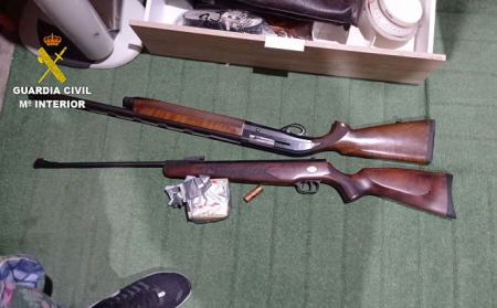 Imagen de las armas descubiertas (GUARDIA CIVIL)