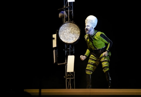 Representación de `El Gran Emigrante` (16 ESCALONES) 