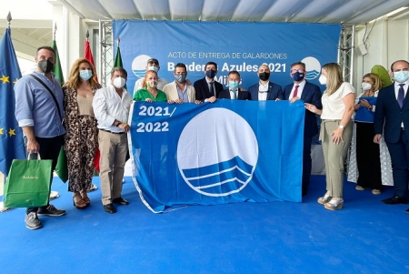 Imagen de la entrega de las banderas azules (MDAD. COSTA TROPICAL) 