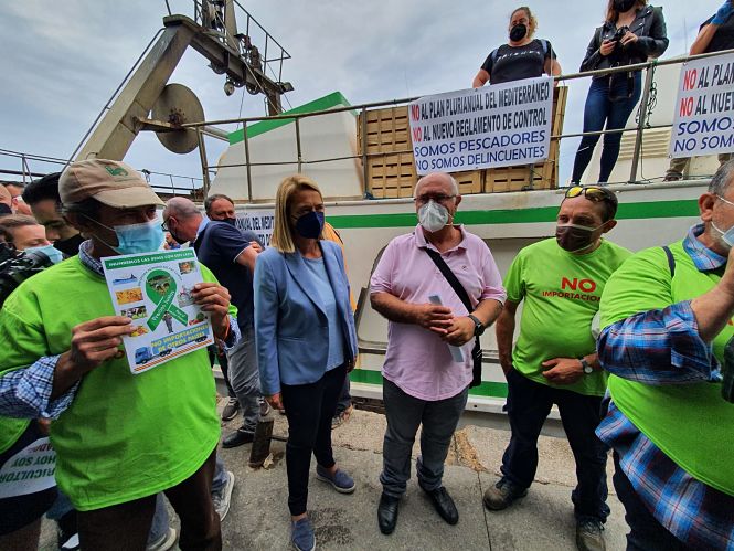 Imagen de la visita para apoyar al sector pesquero (AYTO. MOTRIL) 