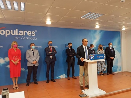 El presidente provincial del PP de Granada, Francisco Rodríguez, anuncia la salida del gobierno local de Granada de los concejales del PP (EUROPA PRESS) El presidente provincial del PP de Granada, Francisco Rodríguez, anuncia la salida del gobierno local de Granada de los concejales del PP (EUROPA PRESS)