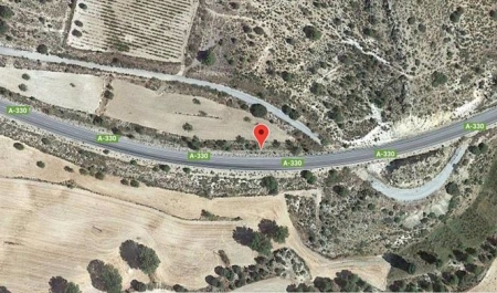 Punto del accidente de tráfico en que ha muerto el conductor de un turismo al chocar con un camión (EMERGENCIAS 112 ANDALUCÍA)