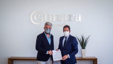 Imagen de la firma del convenio (CÁMARA GRANADA) Imagen de la firma del convenio (CÁMARA GRANADA)