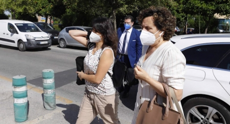 uana Rivas, antes de acceder al centro de inserción social Matilde Cantos en Granada capital (EUROPA PRESS/ÁLEX CÁMARA)
