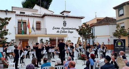 Banda de música `Felipe Moreno` en una actuación anterior (AYTO. CÚLLAR VEGA)