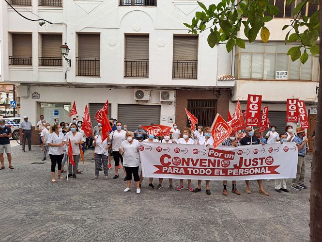 Concentración ante el Ayuntamiento de Huétor Tájar (UGT)
