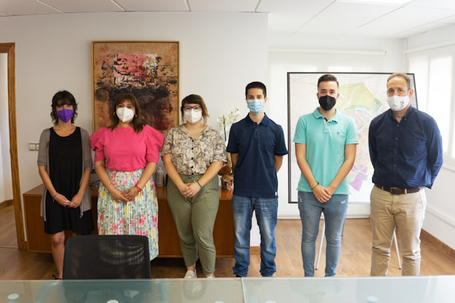 Jóvenes contratados  por el Ayuntamiento de Armilla (AYTO. ARMILLA)