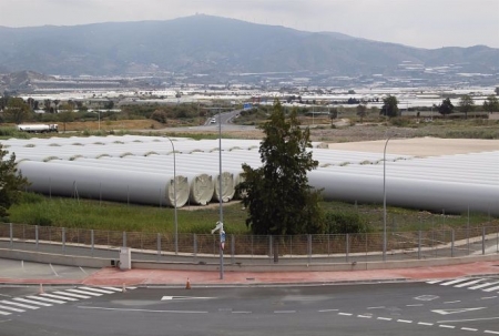Vista general de la zona donde se va a construir el nuevo acceso directo desde la autovía (PUERTO DE MOTRIL)