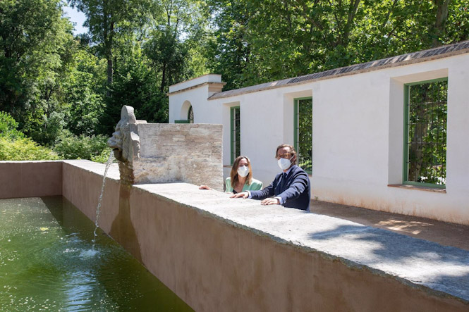Rocío Díaz y Antonio Granados, en el Carmen de Peñapartida (PATRONATO ALHAMBRA Y GENERALIFE)