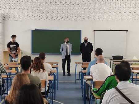 El Delegado de Educación en funciones ha dado la bienvenida a los opositores (JUNTA) 