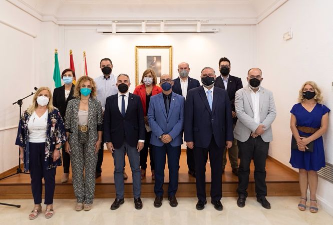 Elías Bendodo visita el Ayuntamiento de Albolote (JUNTA)