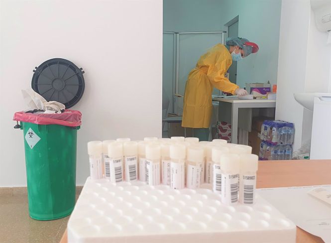  Sala para pruebas PCR en el Hospital Clínico San Cecilio de Granada (JUNTA DE ANDALUCÍA)