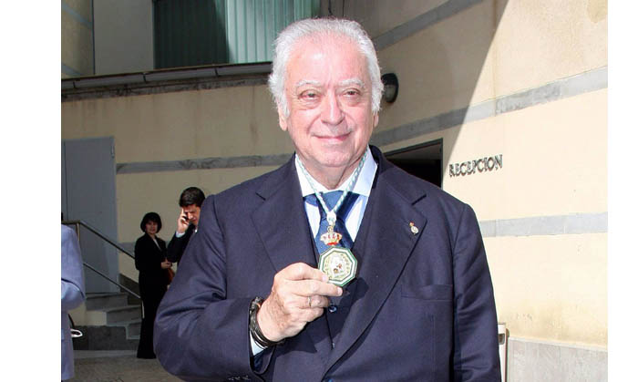 Tico Medina, cuando recibió la Medalla de Andalucía en 2008 (EUROPA PRESS)