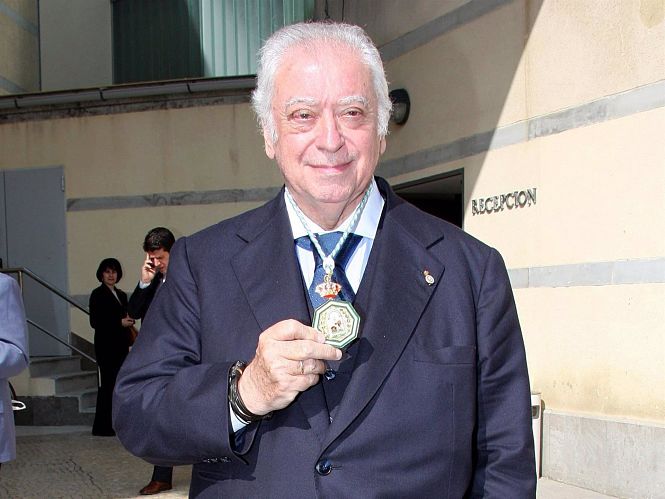 Tico Medina, cuando recibió la Medalla de Andalucía en 2008 (EUROPA PRESS) 