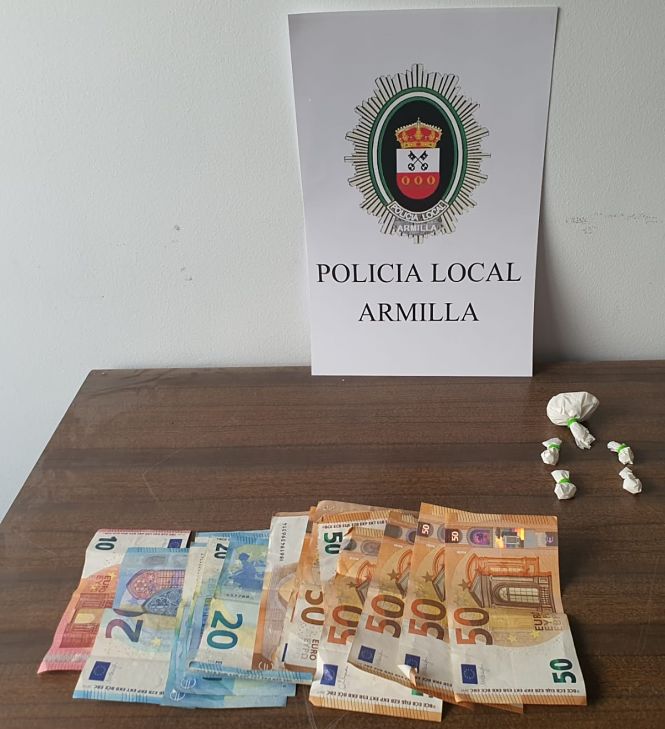 Dinero y droga incautada (AYTO. ARMILLA) 
