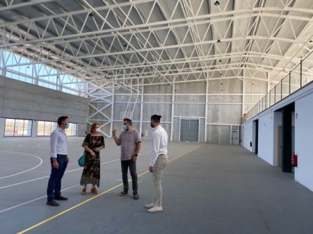 Imagen de la visita al pabellón (IU) 