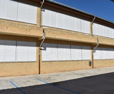 Fachada del Colegio Tínar (PEPE VAQUERO / AYUNTAMIENTO ALBOLOTE)