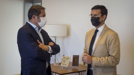 Imagen de la reunión entre Gerardo Cuerva y Francisco Cuenca (CÁMARA GRANADA) Imagen de la reunión entre Gerardo Cuerva y Francisco Cuenca (CÁMARA GRANADA)