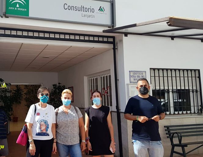 Grupo Municipal del PSOE durante la visita al consultorio (PSOE)