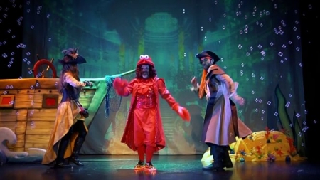 Imagen de la comedia musical `La brújula dorada`, a cargo de la compañía `En la luna teatro` (AYTO. HUÉTOR TÁJAR)