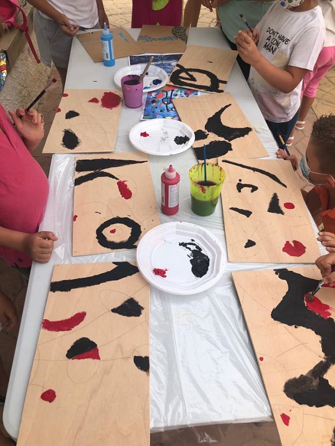 Uno de los talleres artísticos celebrado esta semana en Montefrío (AYTO. MONTEFRÍO)