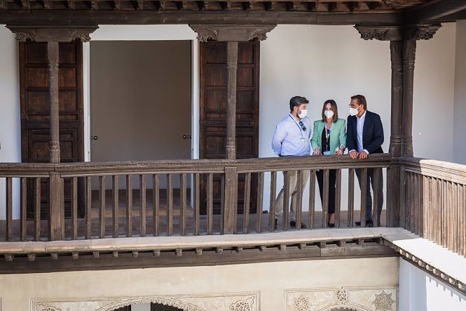 Visita a la Casa de Horno de Oro, con motivo de trabajos en su cubierta (PATRONATO ALHAMBRA Y GENERALIFE) 