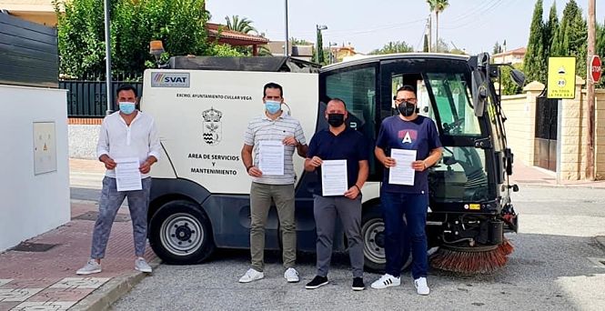 Los alcaldes y concejales de Vegas del Genil y Cúllar Vega, durante la firma del convenio (AYTO. CÚLLAR VEGA)