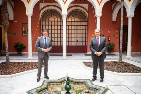 Juan Marín junto a Enrique Barchino (JUNTA)