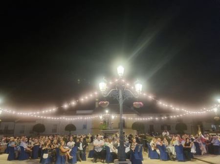 Tradicional Cena de Mayores celebrada anoche en Otura (AYTO. OTURA)