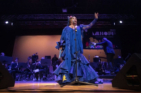 Estrella Morente durante la inauguración de Milnoff (MILNOFF)