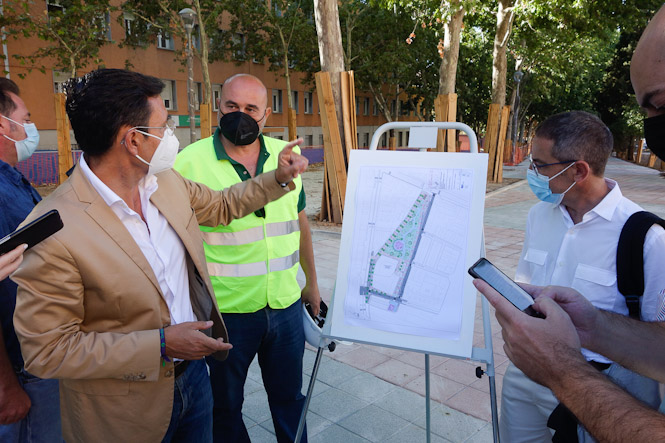 Francisco Cuenca ha visitado las obras (JAVIER ALGARRA / AYUNTAMIENTO)
